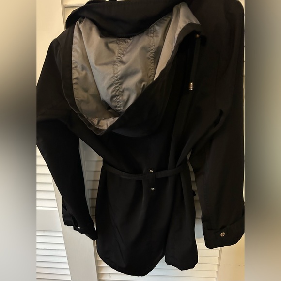 Dana Buchman lightweight black trench coat with hood - Picture 7 of 16
